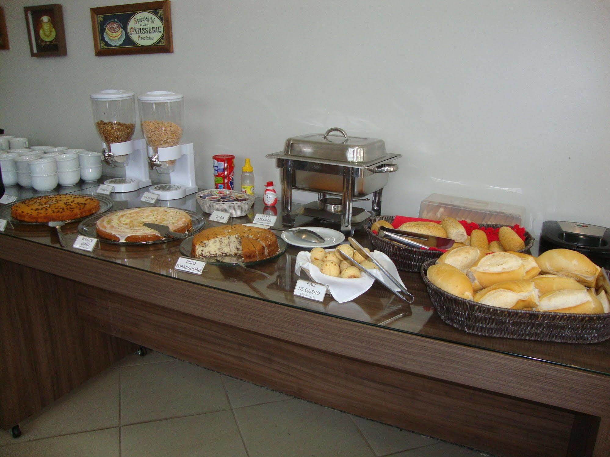 Hotel Golden Jk Muriae Bagian luar foto